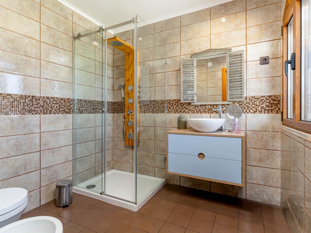 Espetacular Moradia T4 em Mafra com Jardim e Terraço - Image 31