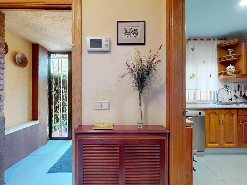 Apartamento Espaçoso com Vista para a Cidade e Montanha em Madrid - Image 8
