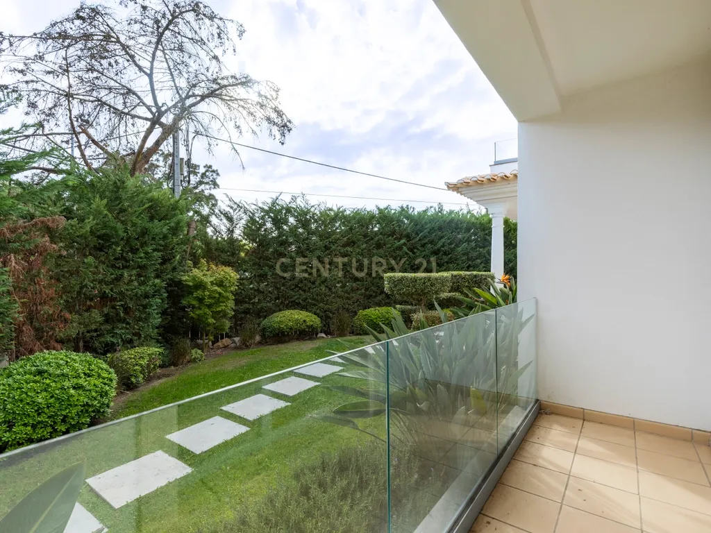 Moradia T5 de Luxo com Piscina, Ginásio, Sauna e Garrafeira em Birre, Cascais - Image 31