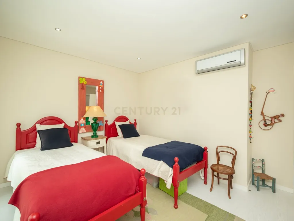 Moradia Exclusiva com Piscina e vista da Serra da Arrábida - Image 24