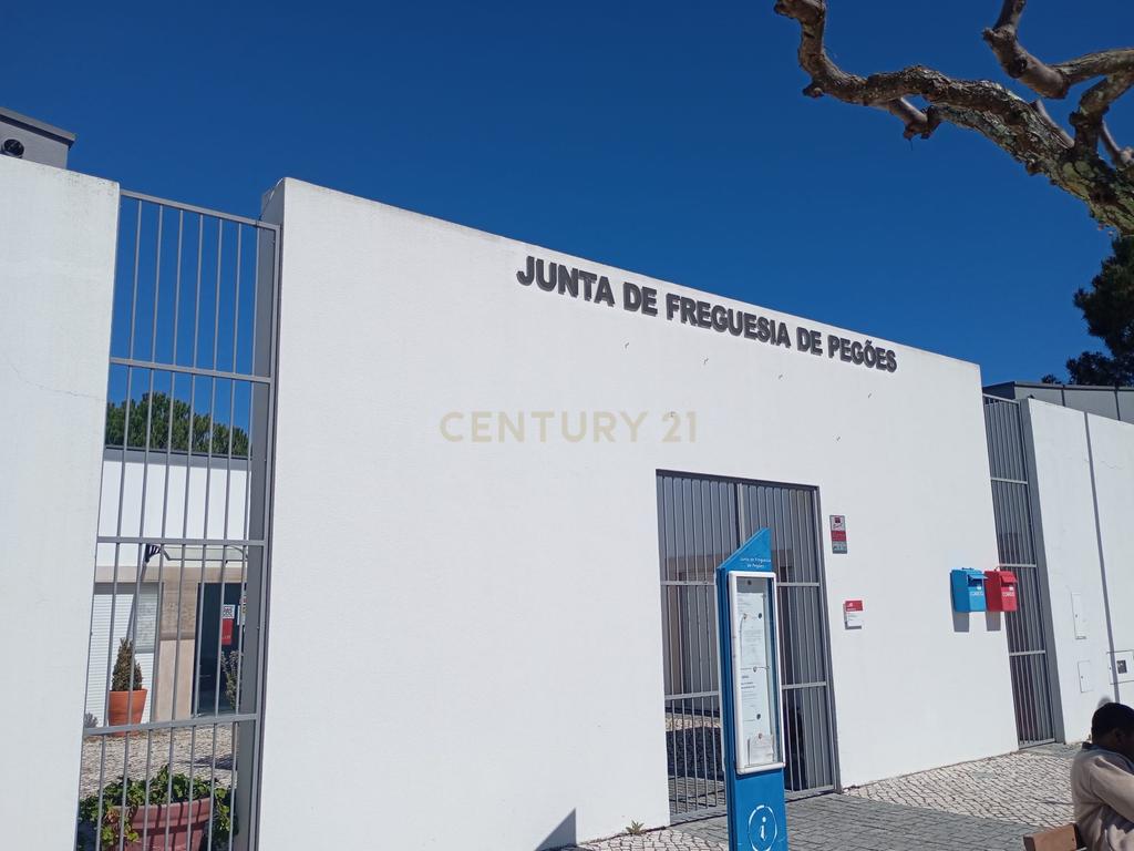 Terreno Urbano para construção de prédio com 3 andares, situado perto do novo aeroporto do Montijo - Image 8