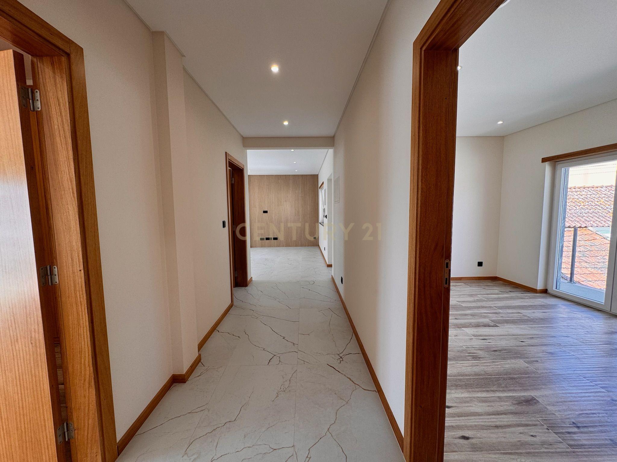 Moradia T2+1 Nova com garagem - Image 12