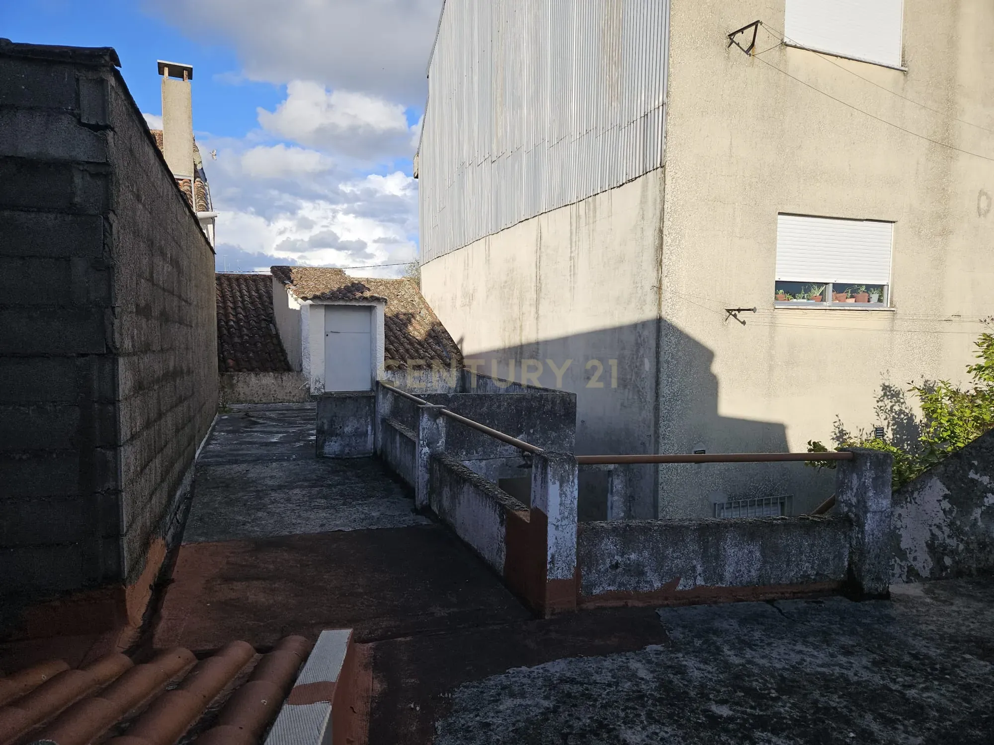 Moradia T2 Rés-do-Chão com Logradouro e Terraço – Alcains - Image 27