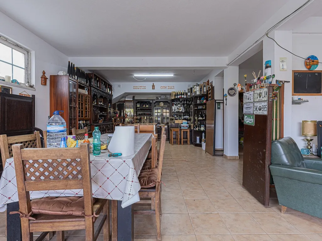 Moradia T4 com 3 Pisos + Sótão e Garagem — Famões - Image 68