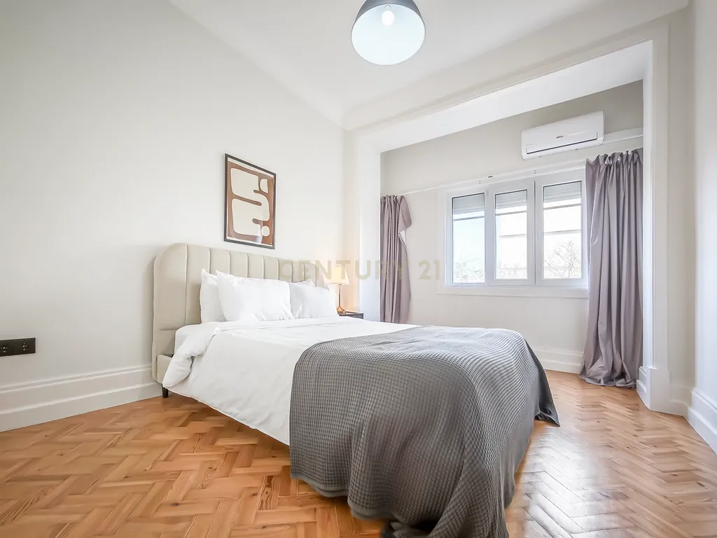 Apartamento T3 de Luxo na Av. Elias Garcia — Totalmente Mobilado e Pronto a Habitar - Image 8