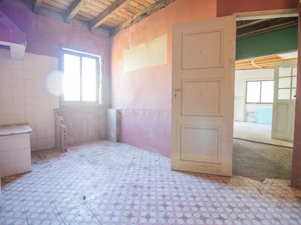 Moradia para renovar com 605 m2 de terreno em Santana, Figueira da Foz. - Image 33