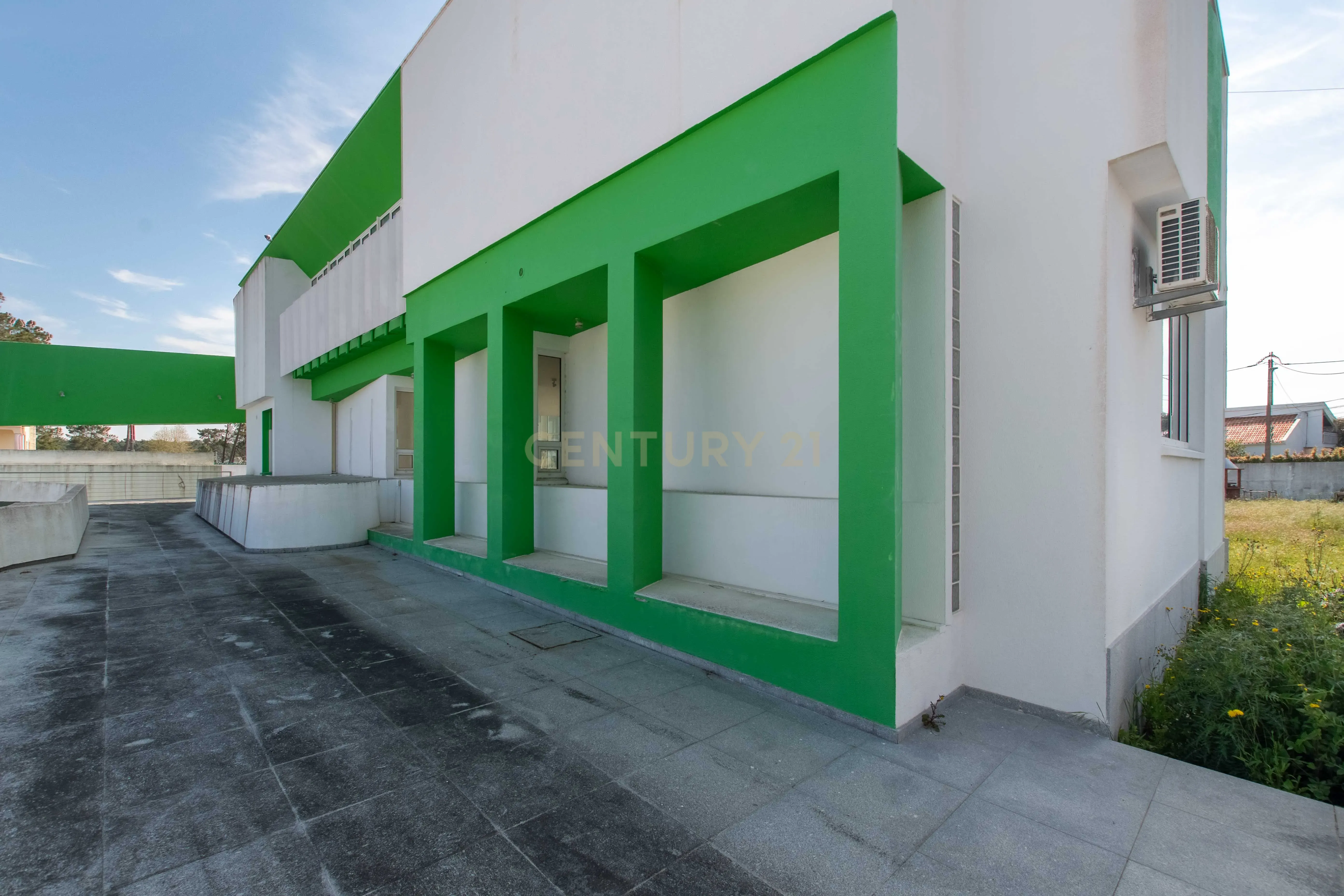 Fotografia 9 de Moradia Exclusiva com Piscina Interior, Mezzanine e Potencial Único na Verdizela