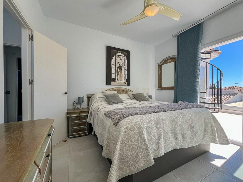 Elegante moradia de 3 quartos com vista para o mar em Costalita, Marbella - Image 22