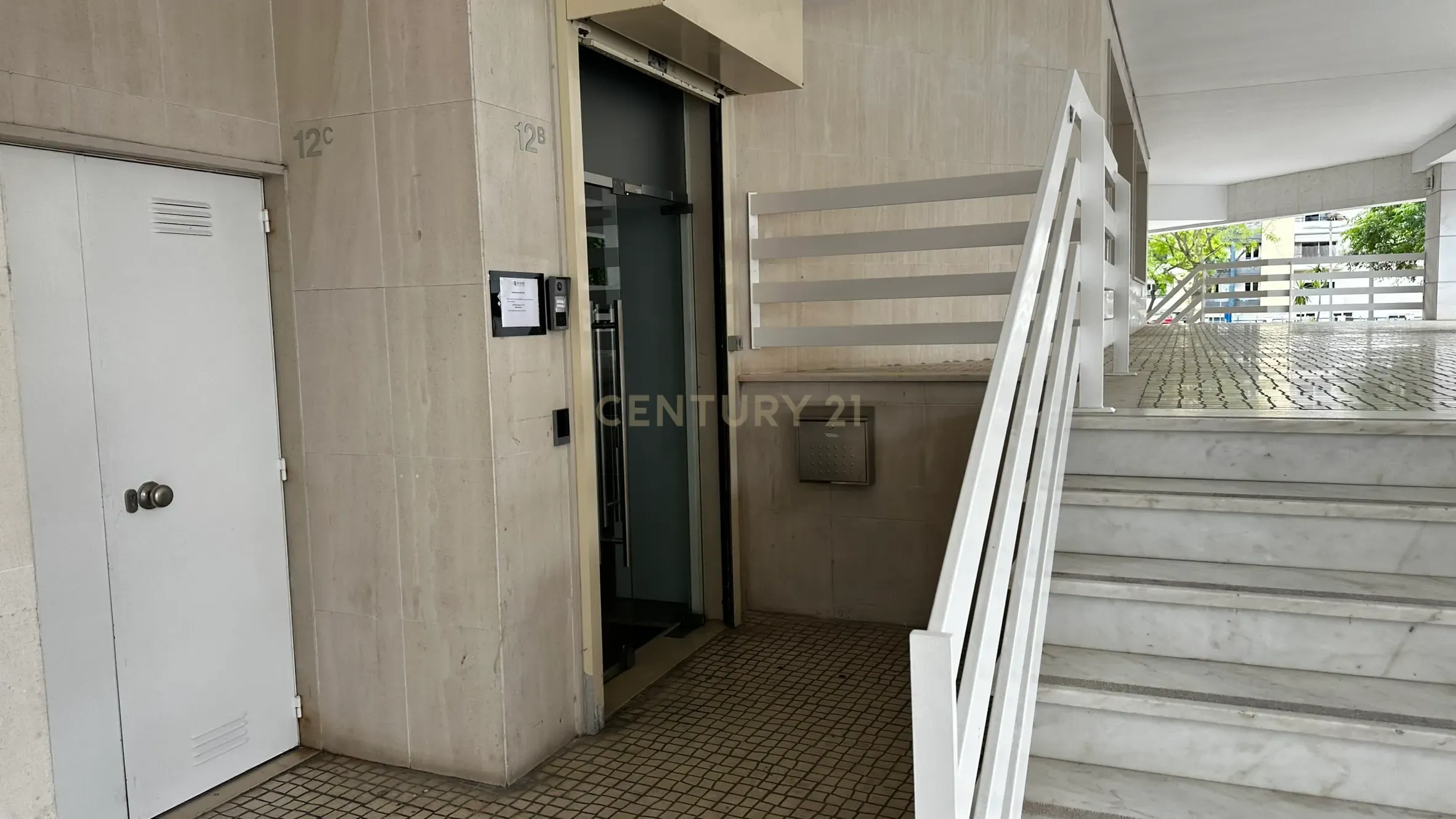 Fotografia 12 de Arrendamento Loja em Telheiras