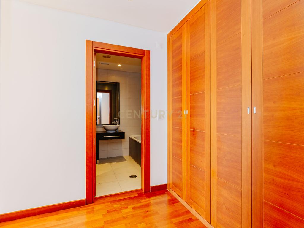 Apartamento T3 com vista da Varanda sobre o Rio Tejo nos Terraços da Ponte Sacavém - Image 21