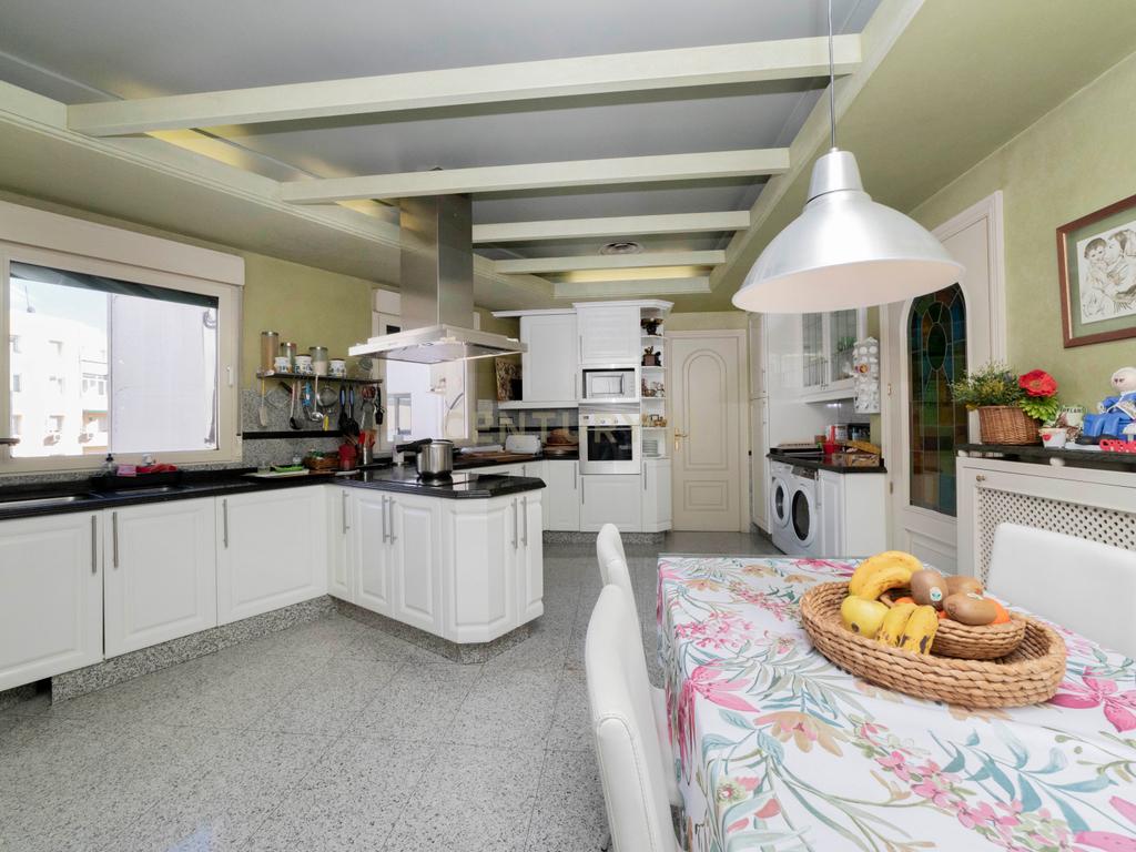 Luxuoso Apartamento T5 com Vista Panorâmica em Madrid - Image 24