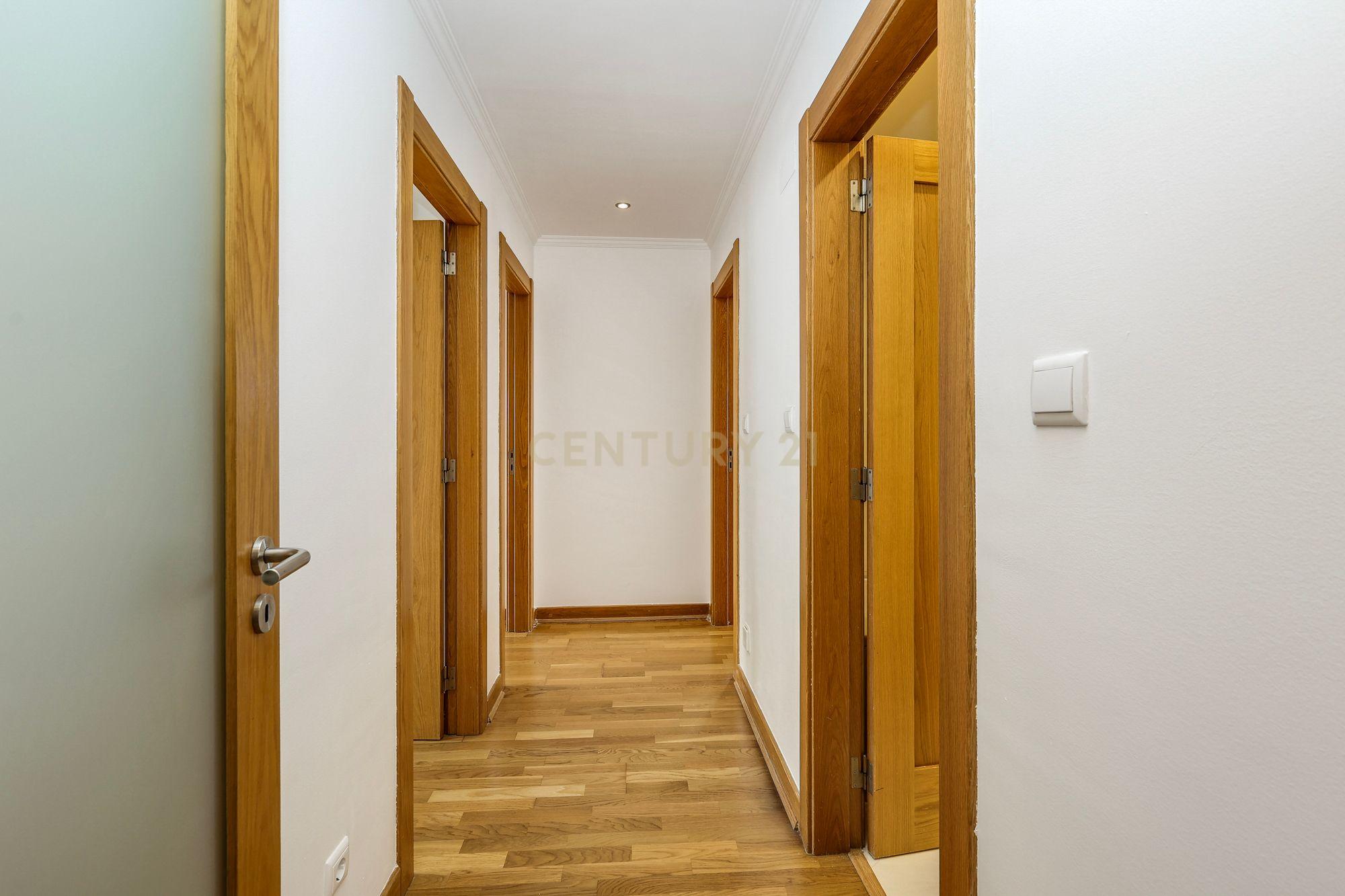 Apartamento T3 à venda em Mina de Água, Amadora — foto 15