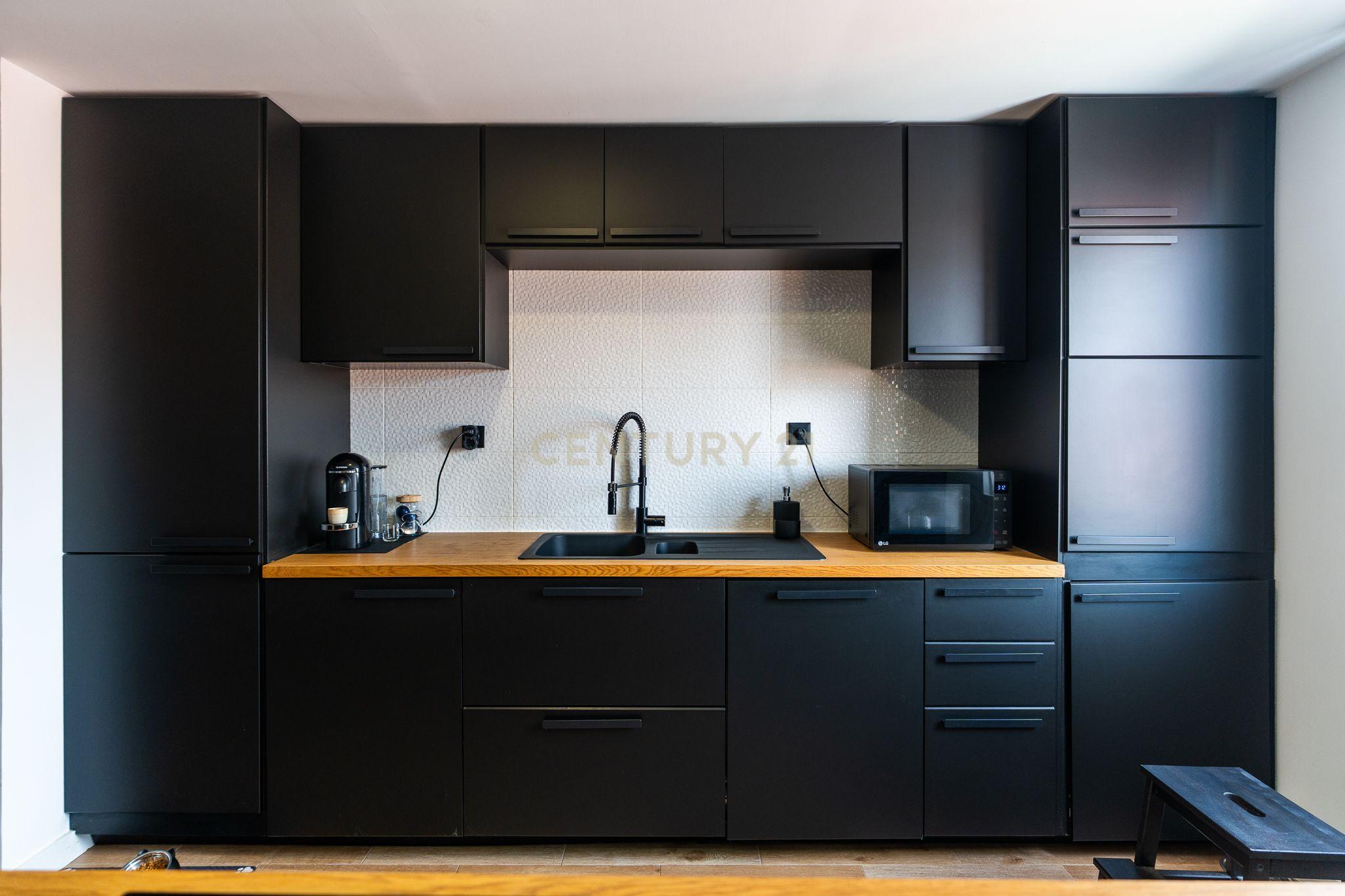 Fotografia 12 de Apartamento T3 Totalmente Remodelado | 114 m² | Suite | Open Space | Centro da Amadora