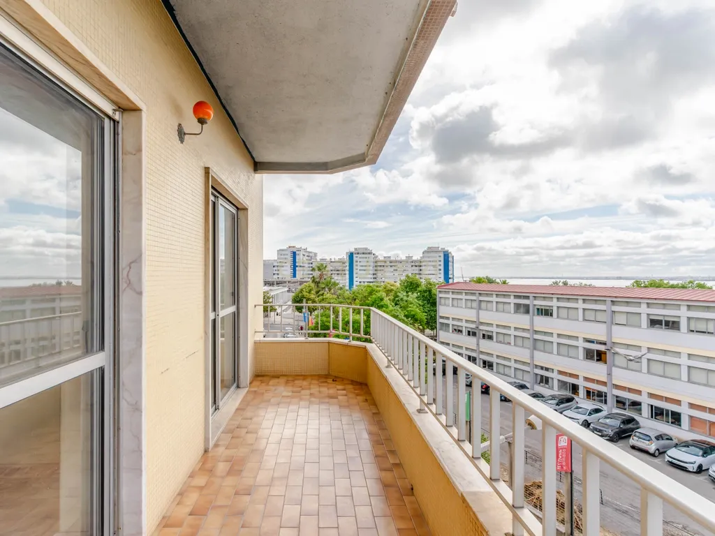 T3 Almada (Praça são joao Batista) - Image 22