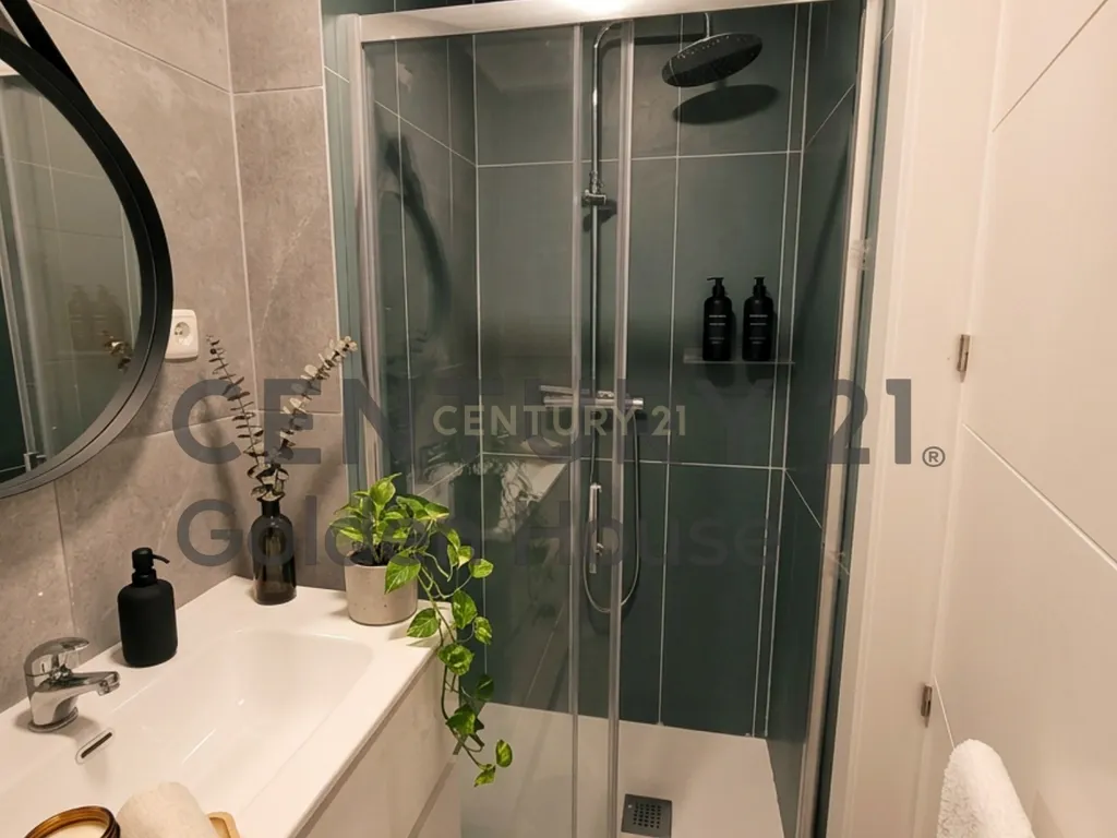 Apartamento Renovado em Algés, Oeiras - 2 Quartos e 2 WC - Image 29