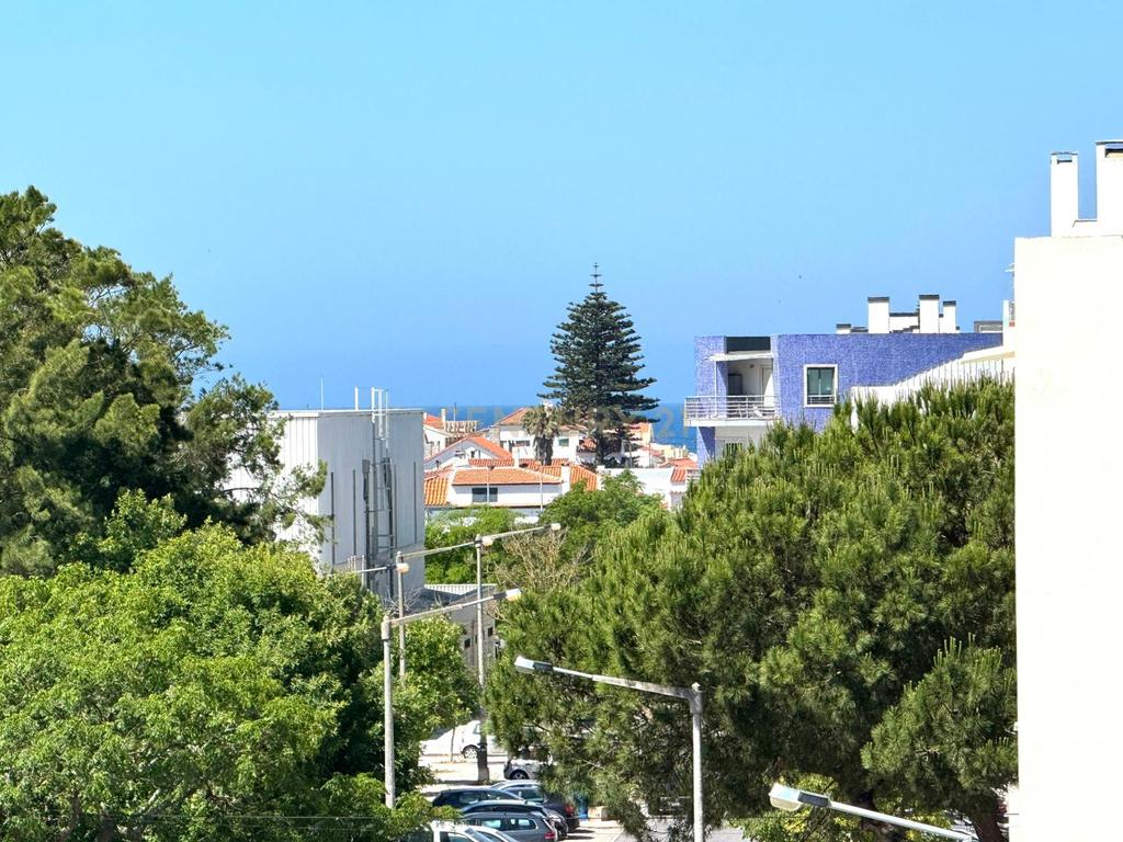Duplex T3 na Rua João Lopes - Costa da Caparica - Image 3