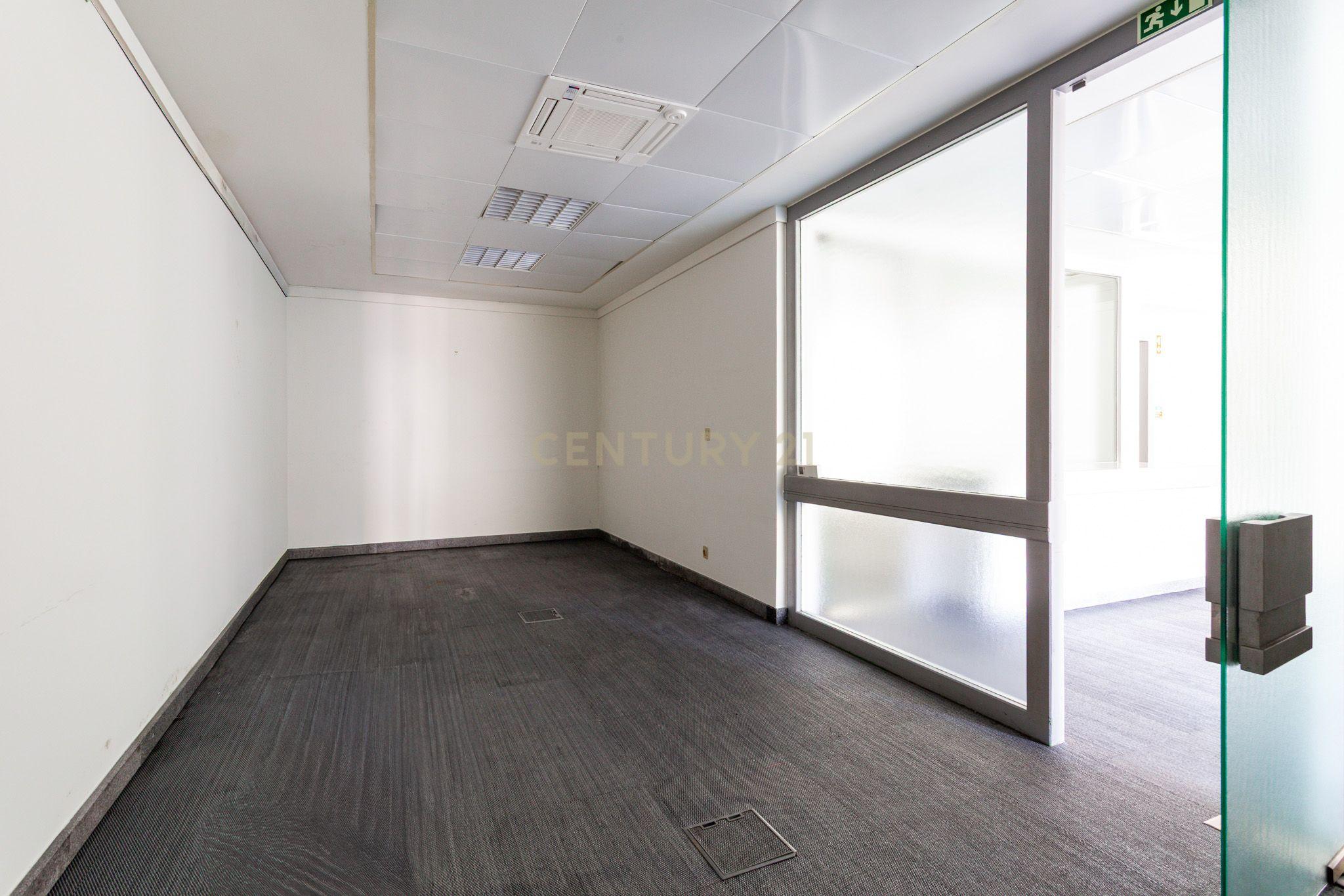 Fotografia 11 de Loja no centro de Loures para arrendamento