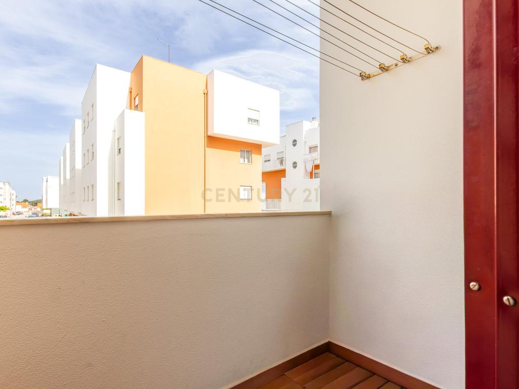 Apartamento T2 na Quinta do Conde - Image 14