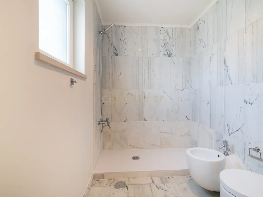 Moradia T3 com piscina em Cascais - Image 14