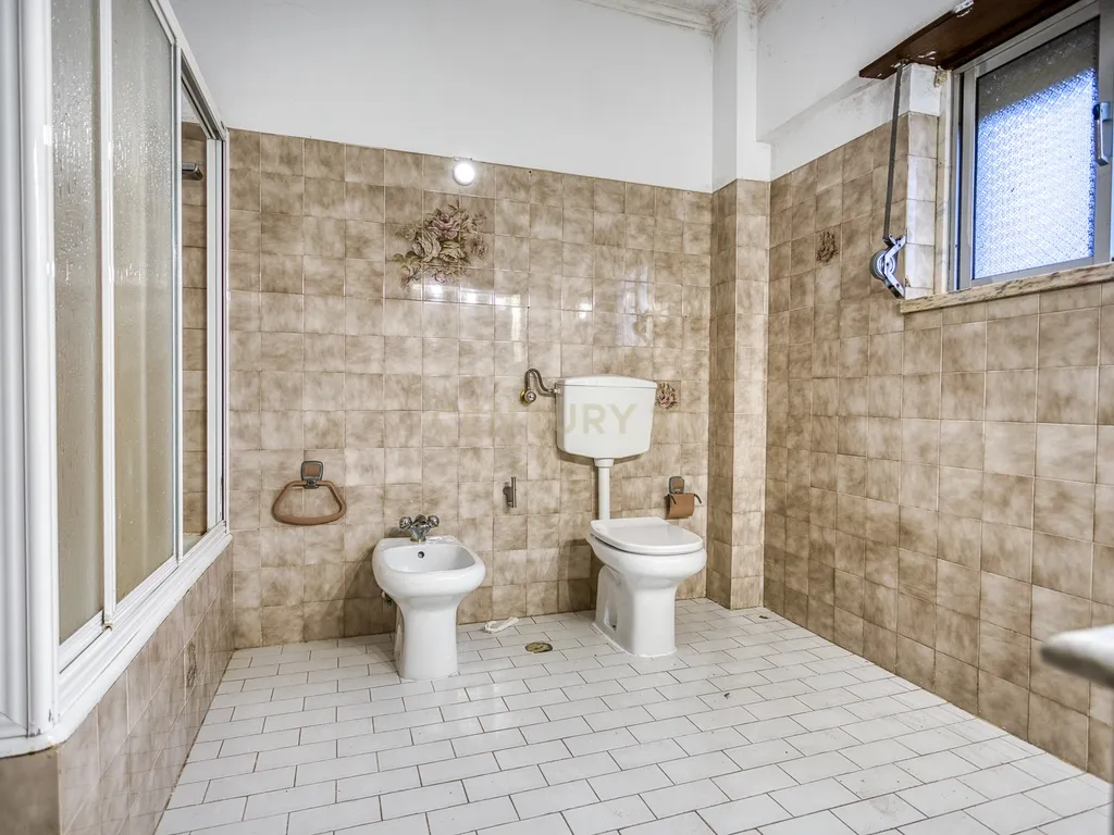Moradia com elevado potencial de rentabilização em Camarões – Almargem do Bispo - Image 26