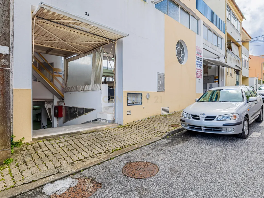 Trespasse Armazém Amplo com Oficina Totalmente Funcional Amadora - Image 2