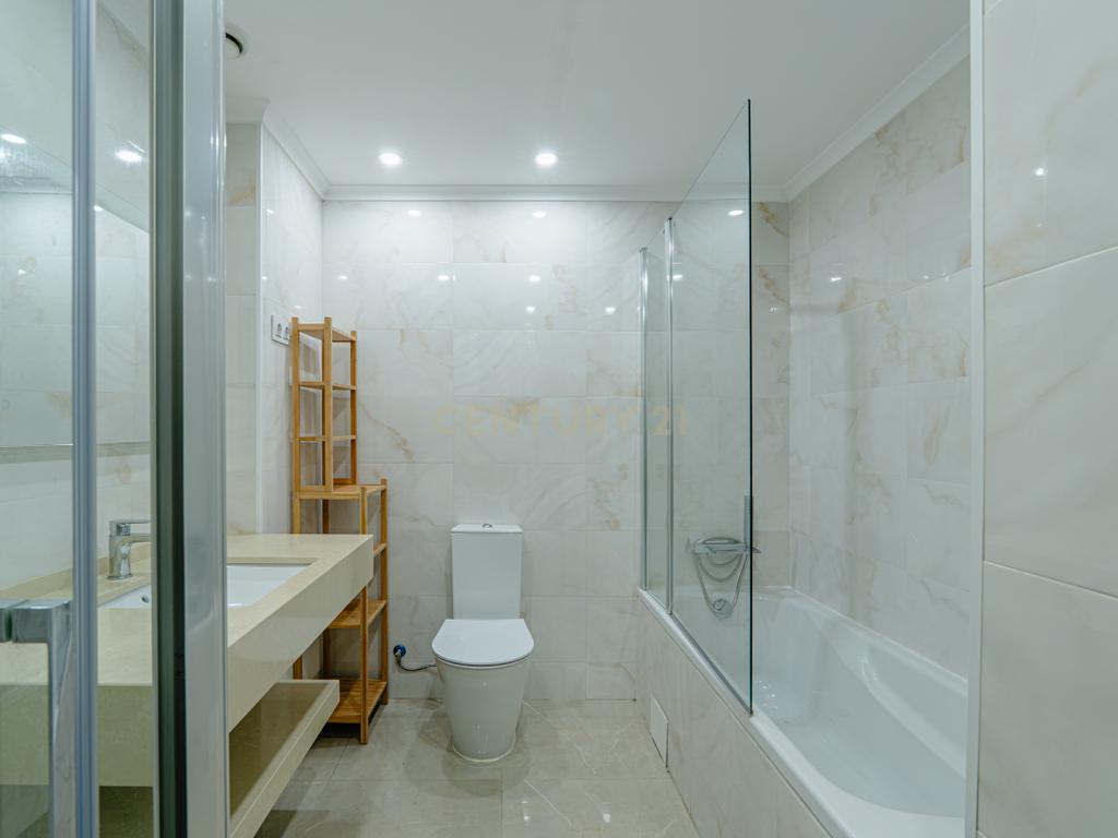 Apartamento T2 em Nova Campolide com Estacionamento - Image 19