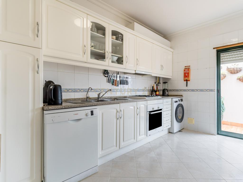 Apartamento T2, em Almancil com Garagem. - Image 8
