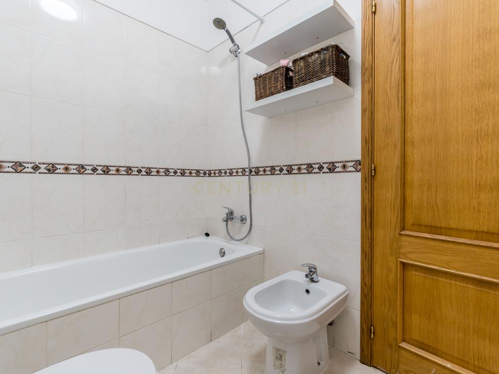 Apartamento T2, em Almancil com Garagem. - Image 12