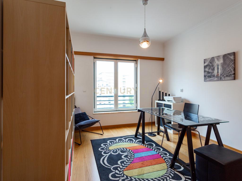 Apartamento T4 mobilado no Parque dos Príncipes - Image 15