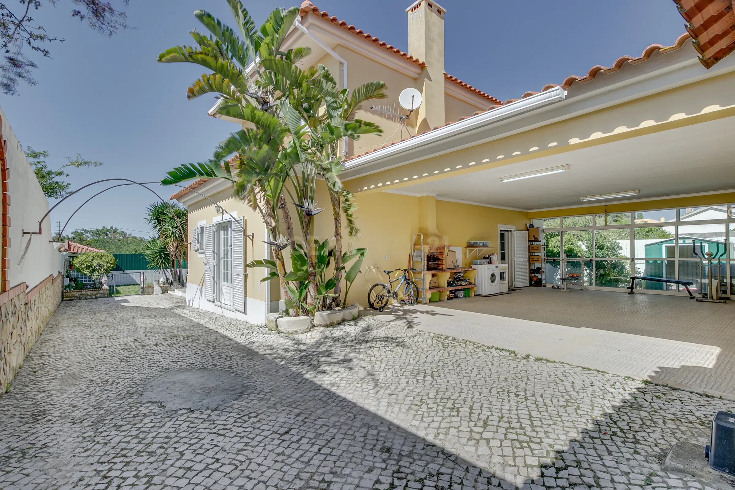 Moradia Rural T4 com Piscina e Jardim — Entre Setúbal e Lisboa - Image 45