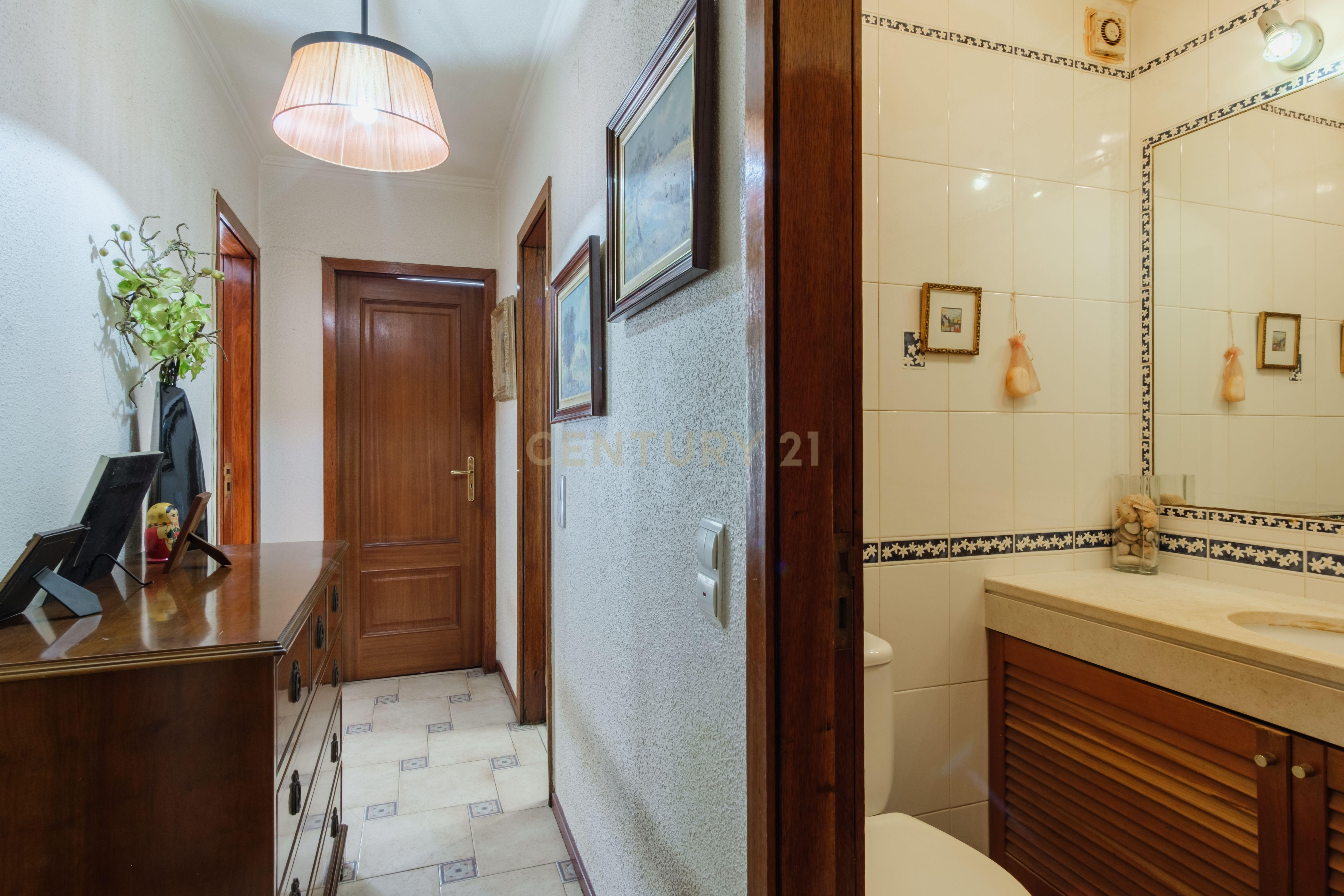Fotografia 4 de Apartamento T3 com elevador, estacionamento e arrecadação em Benfica