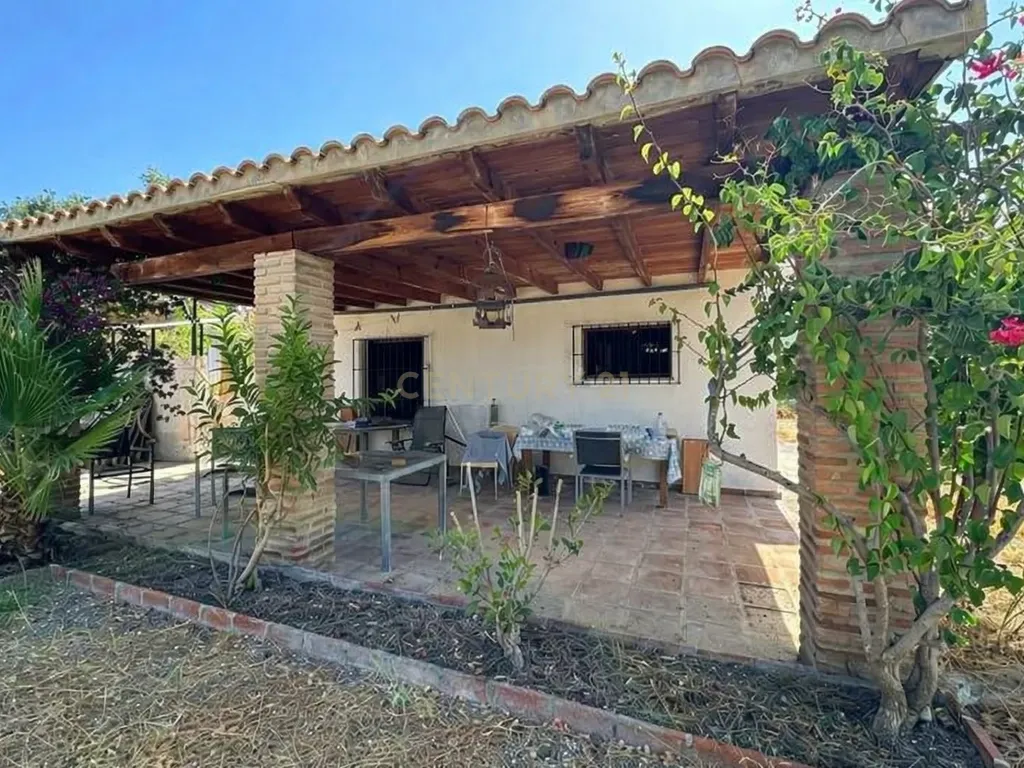 QUINTA RÚSTICA COM 11.000 m² DE TERRENO, PRIVACIDADE E VISTAS PANORÂMICAS EM ÁLORA - Image 4