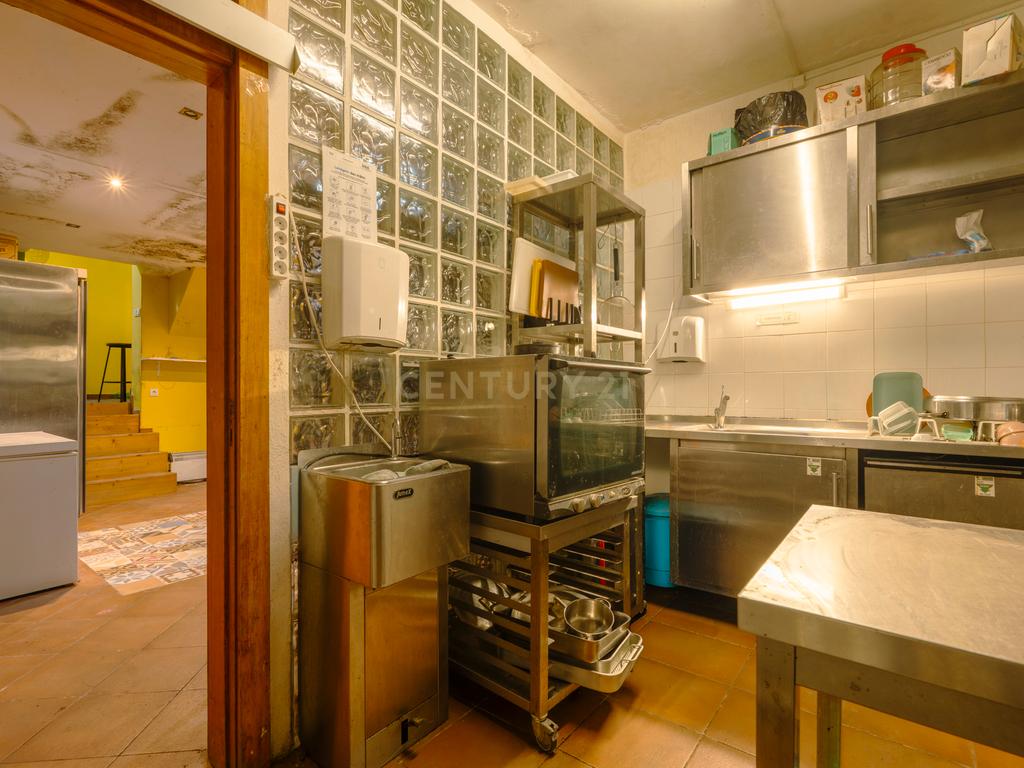 OPORTUNIDADE! ESPAÇO DE RESTAURAÇÃO MUITO BEM DECORADO E TOTALMENTE EQUIPADO EM LOCALIZAÇÃO CENTRAL DE LISBOA, GRANDE POTENCIAL PARA O SEU NEGÓCIO! - Image 17