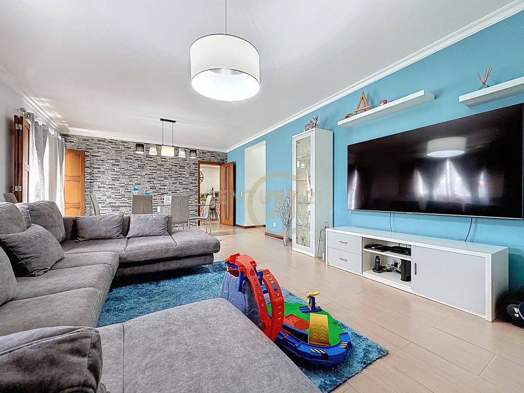 Excelente apartamento T3 em Porto Judeu - Image 9