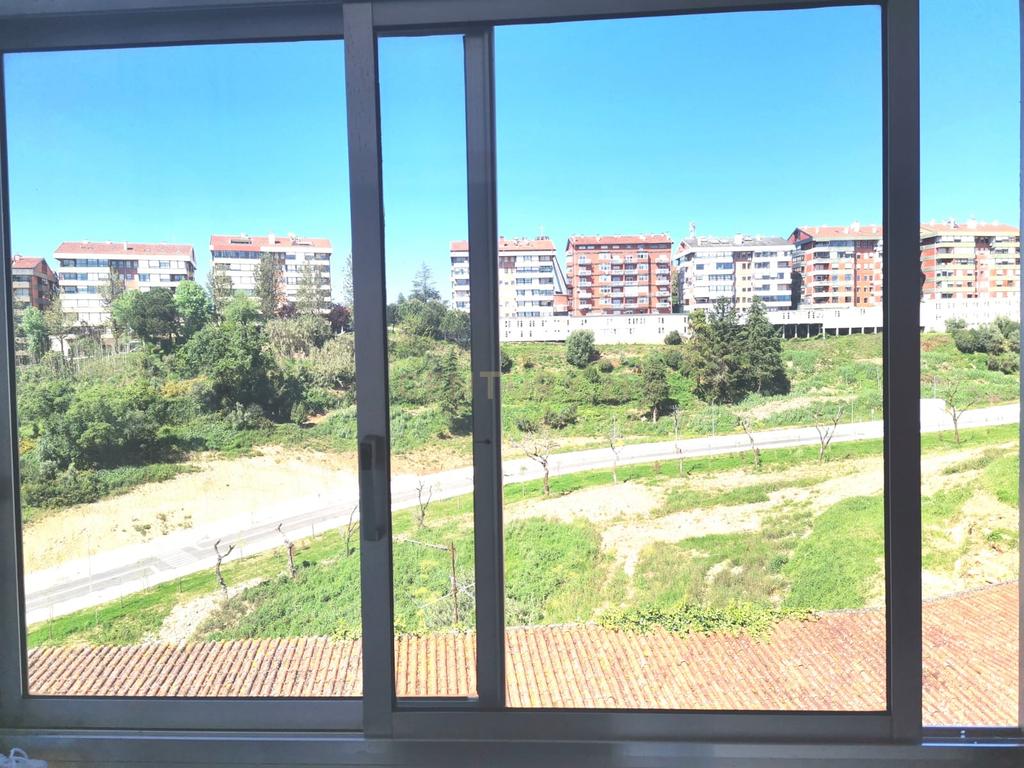 Apartamento T1 c/ garagem- Bairro de Celas - Image 6