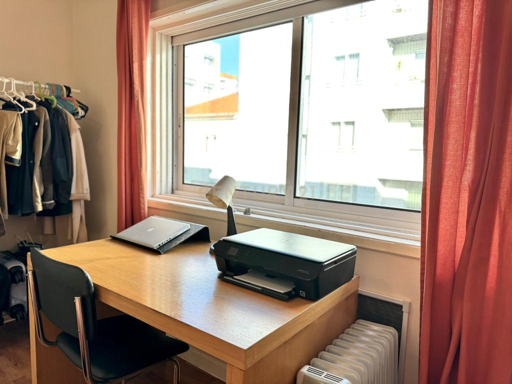 Fantástico Apartamento T2 com Varandas no Centro do Porto - Image 34