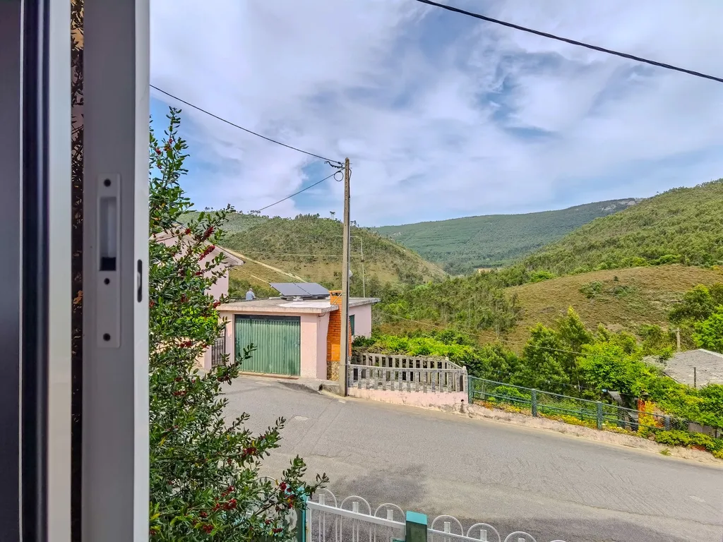 Moradia Bifamiliar T3+T3 em São Pedro da cova – Espaço, Tranquilidade e Conforto - Image 74