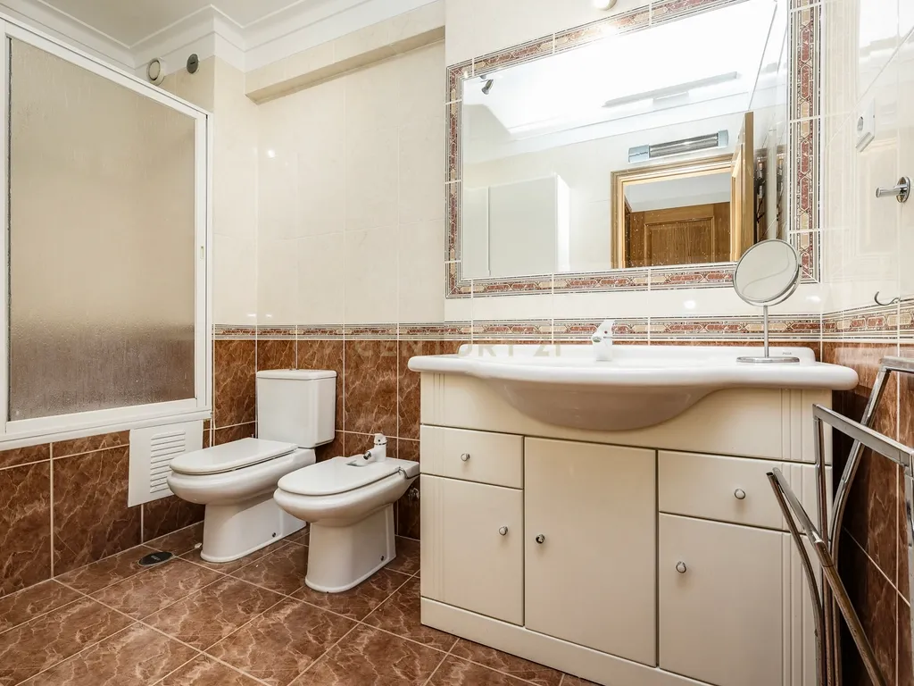 Apartamento T3 em Odivelas com garagem - Conforto e Localização Central - Image 15