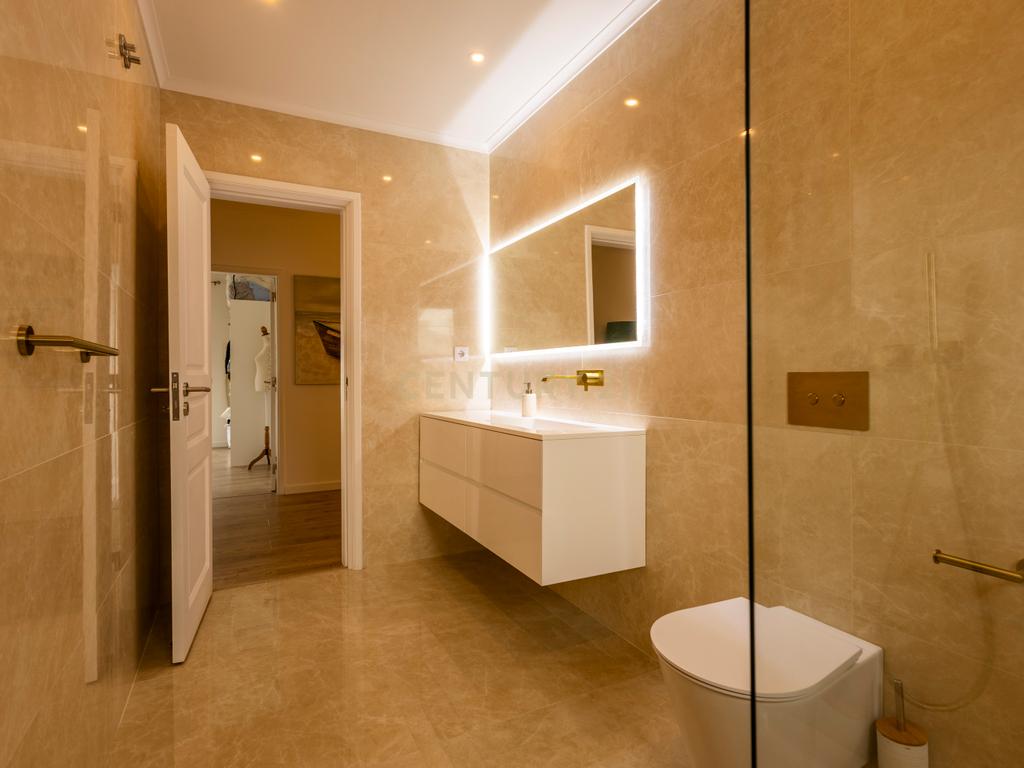 Moradia de Sonho na Charneca da Caparica – Elegância, Conforto e Localização Privilegiada - Image 16