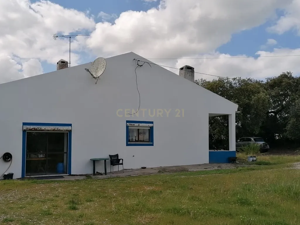Quinta Rústica em Évora com 8.750 m2 e uma Vista Campestre - Image 33
