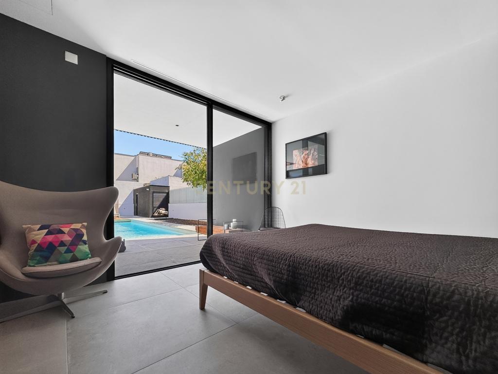 Moradia T3 de Excelência na Aroeira – Conforto, Elegância e Qualidade de Construção - Image 22