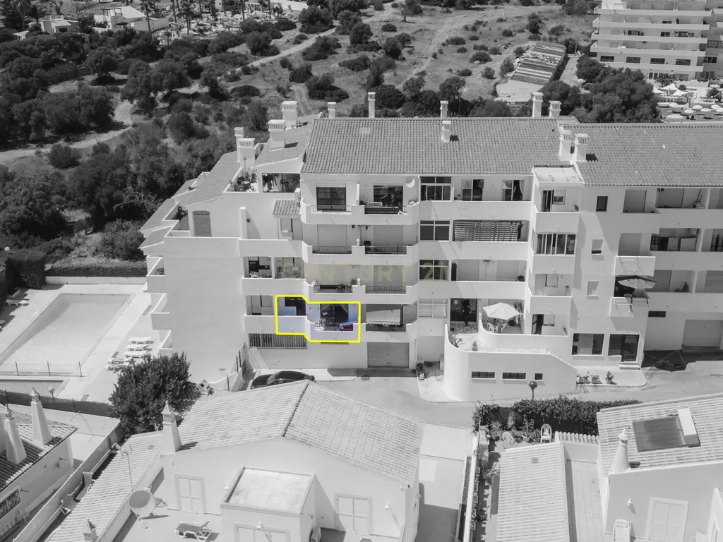 Apartamento renovado com Piscina, Garagem, com varandas, perto da praia em Alvor - Image 24