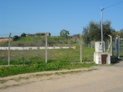 Terreno para Condomínio Fechado com Projeto de 6 Moradias - Sado / Setúbal - Image 1