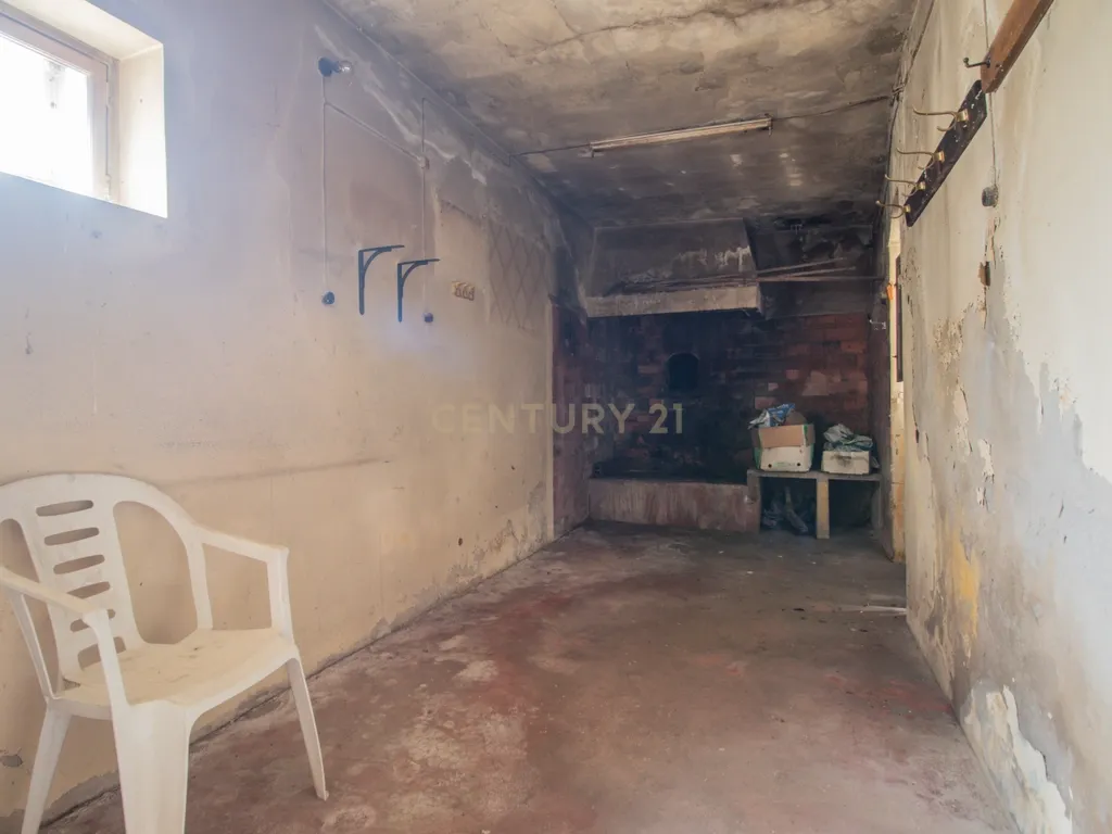 Casa antiga para recuperar com terreno e árvores de fruto, Alhadas, Figueira da Foz. - Image 14