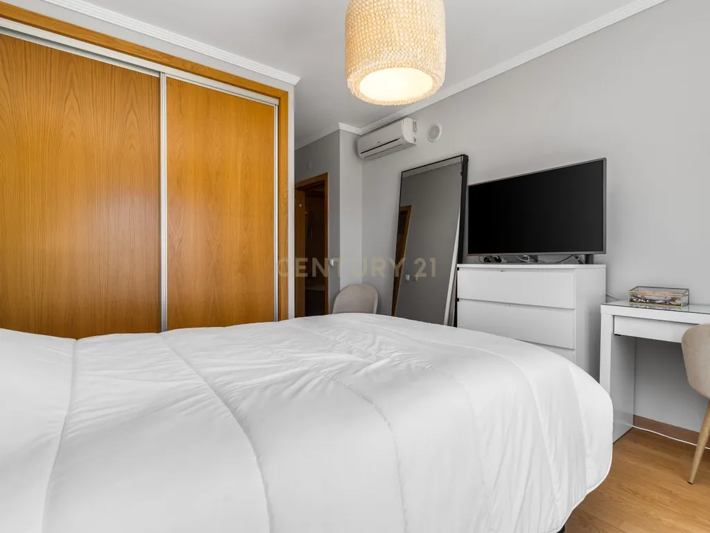 Apartamento T3 com Garagem na Quinta João de Ourém — Olhão - Image 21