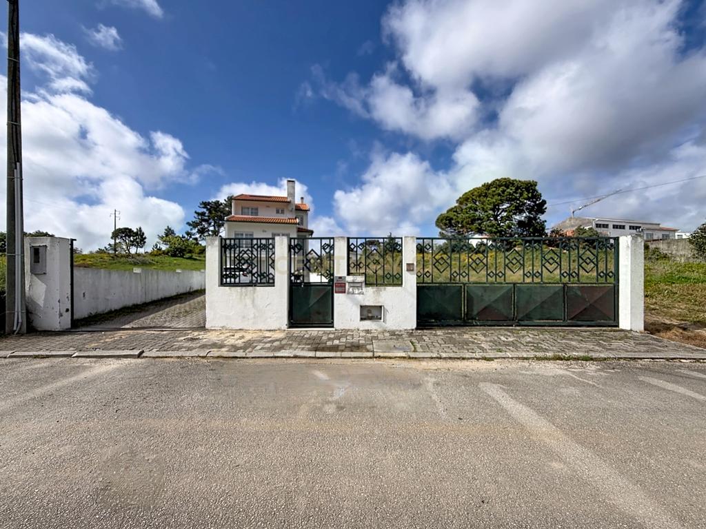 Moradia isolada e terreno com projeto aprovado para 4 moradias a 5 minutos da Nazaré - Image 67