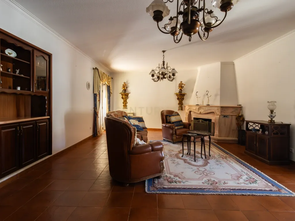 CONJUNTO MORADIA, 4 APARTAMENTOS E PAVILHÃO - Image 10