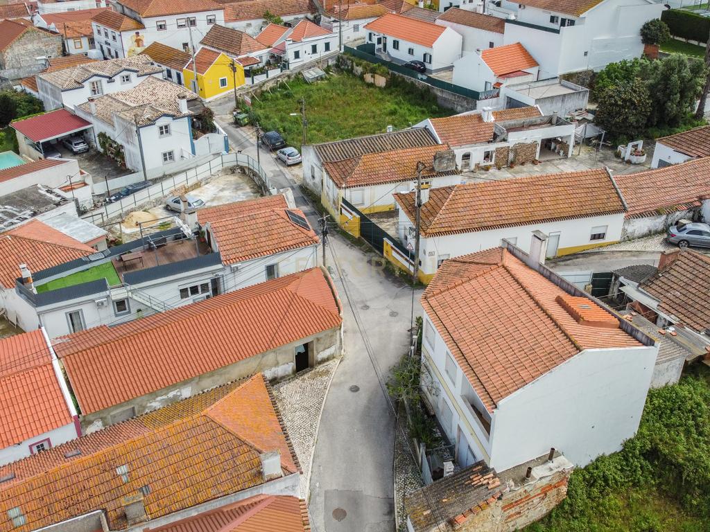 Moradia T3 na Quinta do Anjo com Vista Panorâmica e Garagem - Image 60