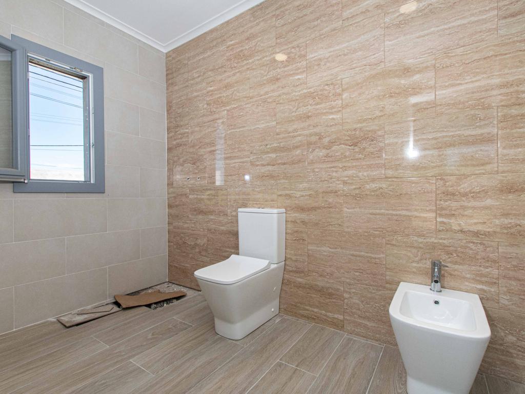 MORADIA T3 COM PISCINA E VISTA CAMPO - Image 15