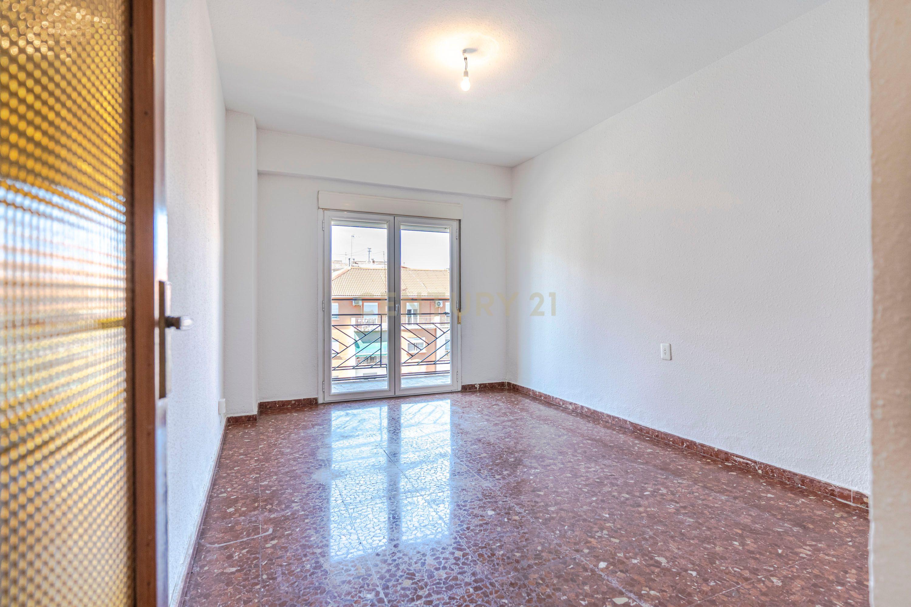 Espaçoso apartamento de 141 m2 no centro de Granada com vista panorâmica do Caminho de Ronda - Image 27